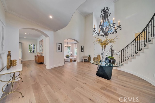 5451 Newcastle Lane, Calabasas CA: https://media.crmls.org/medias/ea1708aa-db98-4fde-be13-23ed778bcc71.jpg
