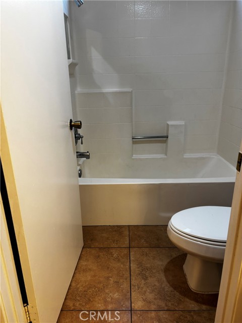 Detail Gallery Image 10 of 14 For 12533 Loma Verde, Victorville,  CA 92392 - 3 Beds | 2/1 Baths