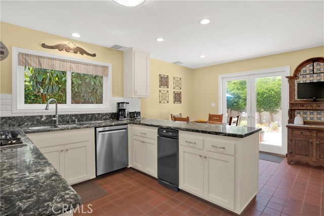 Detail Gallery Image 18 of 45 For 11967 Sunshine Ter, Studio City,  CA 91604 - 4 Beds | 3 Baths