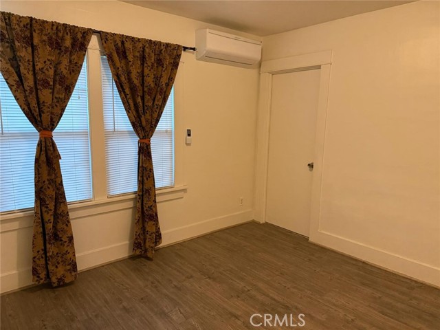 Detail Gallery Image 5 of 10 For 425 Vine St, Glendale,  CA 91204 - 3 Beds | 1 Baths