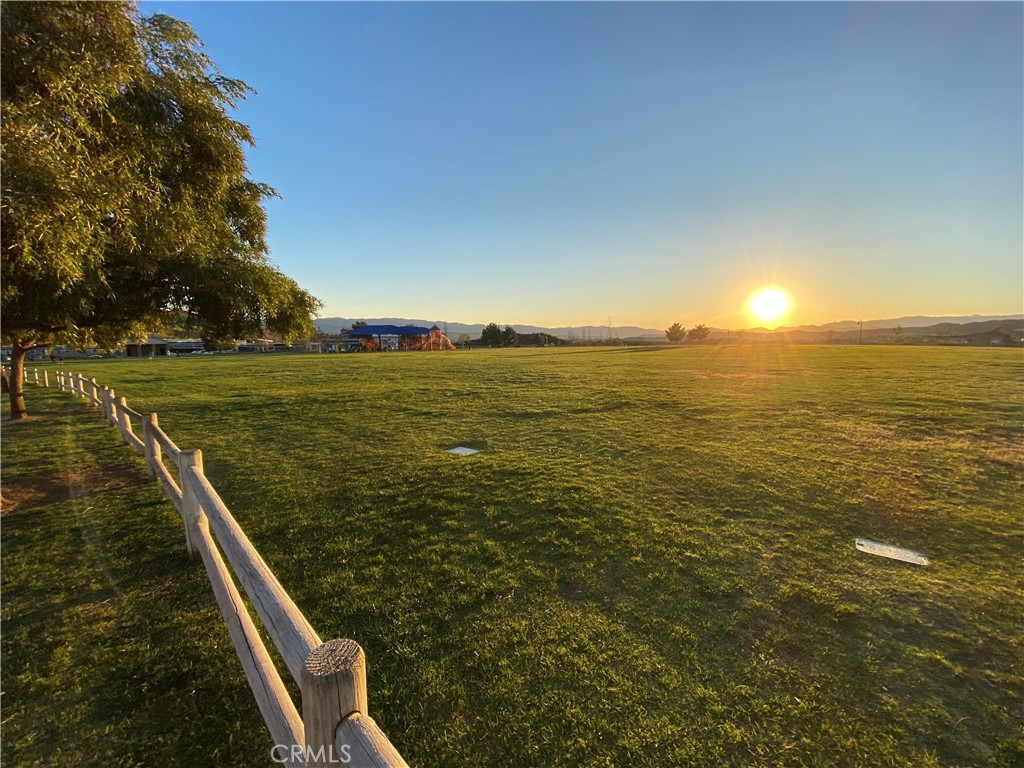 https://media.crmls.org/medias/ea18687f-799a-441f-9145-1ce4c2921579.jpg?preset=X-Large