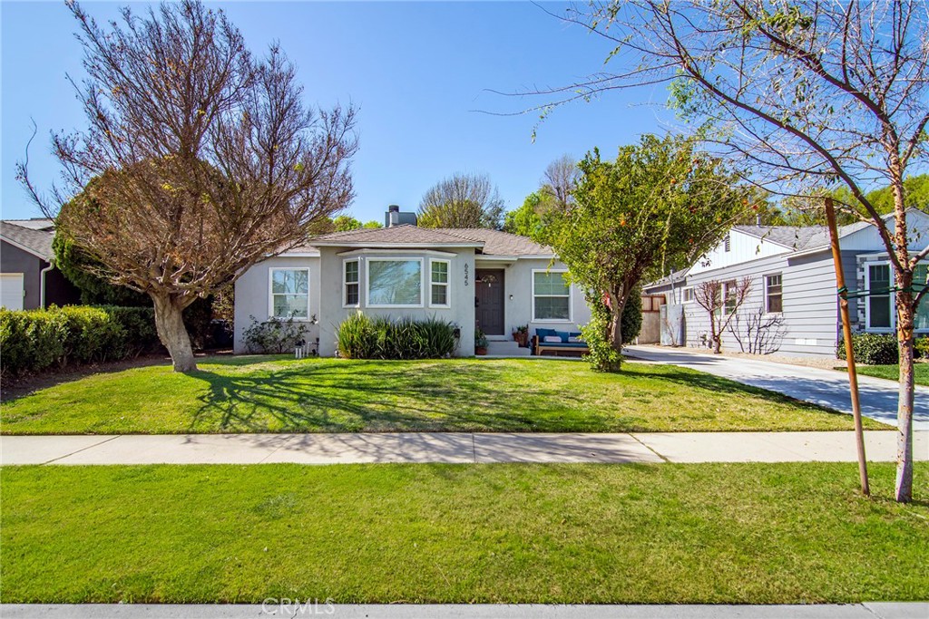 6545 De Celis Place