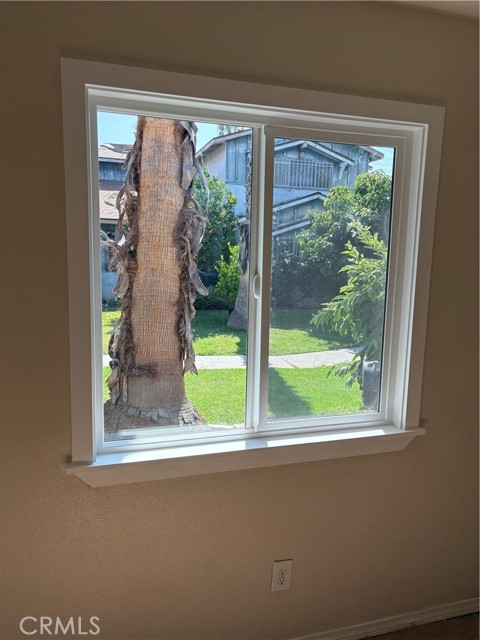 Detail Gallery Image 8 of 16 For 28 Paradise Valley North, Carson,  CA 90745 - 3 Beds | 2 Baths
