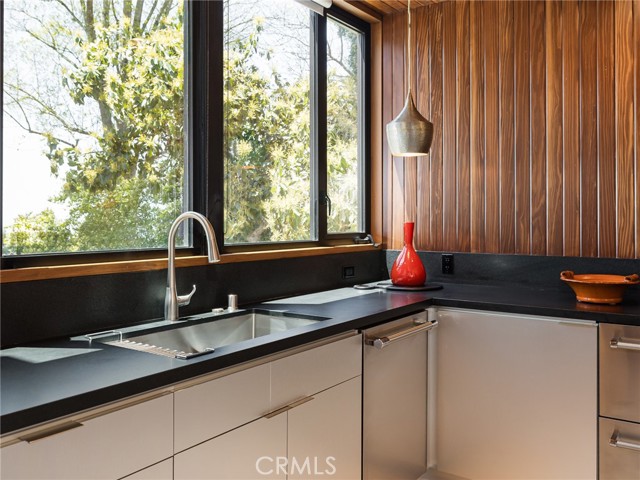 7 Cinchring Road, Rolling Hills CA: https://media.crmls.org/medias/ea19ac46-3825-4a0e-8b31-337ed60a361b.jpg