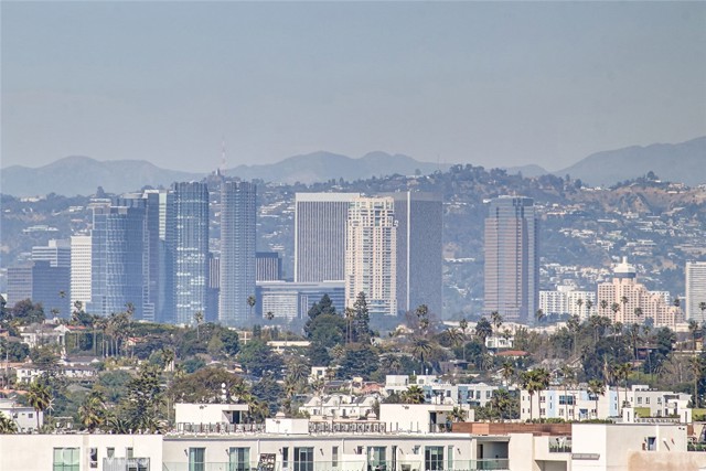 Detail Gallery Image 40 of 55 For 13600 Marina Pointe Dr #905,  Marina Del Rey,  CA 90292 - 2 Beds | 2/1 Baths