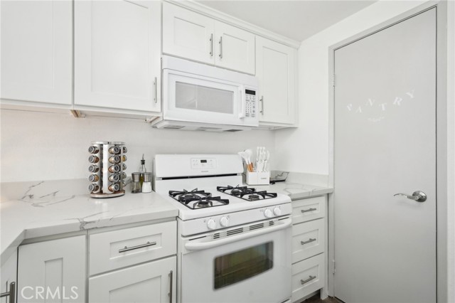 Detail Gallery Image 10 of 23 For 14819 Downey Ave #301,  Paramount,  CA 90723 - 1 Beds | 1 Baths