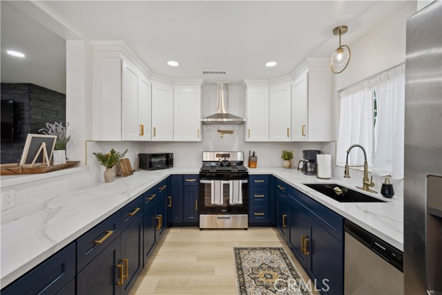 Image 1 of 35 For 1541 Wellington Avenue