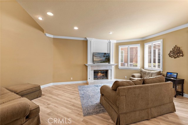 24210 Jasper Lake Lane, Lake Forest CA: https://media.crmls.org/medias/ea1c8da2-c17f-4ba0-bd91-29ec0c27df23.jpg