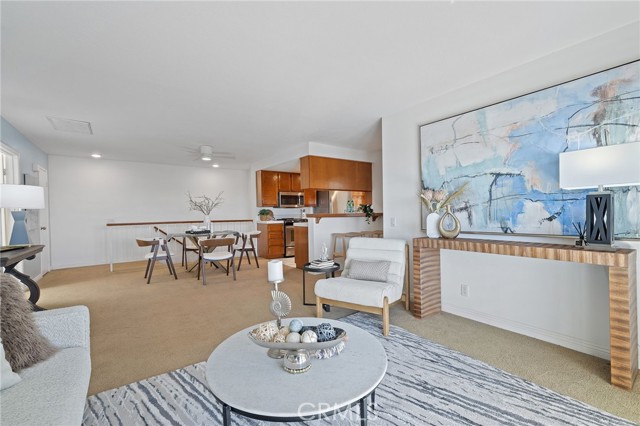 Detail Gallery Image 14 of 36 For 25224 Birch Grove Ln #3,  Lake Forest,  CA 92630 - 2 Beds | 2 Baths