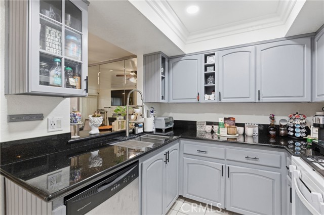 Detail Gallery Image 9 of 46 For 2637 W Cameron Ct #118,  Anaheim,  CA 92801 - 2 Beds | 2 Baths