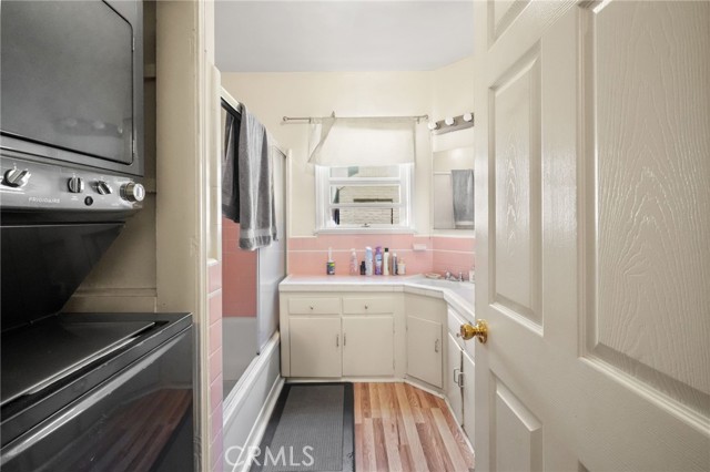 1200 N Kenmore Avenue, Los Angeles CA: https://media.crmls.org/medias/ea1f1a4e-5e0c-4a9b-baa7-d28d40d6c932.jpg