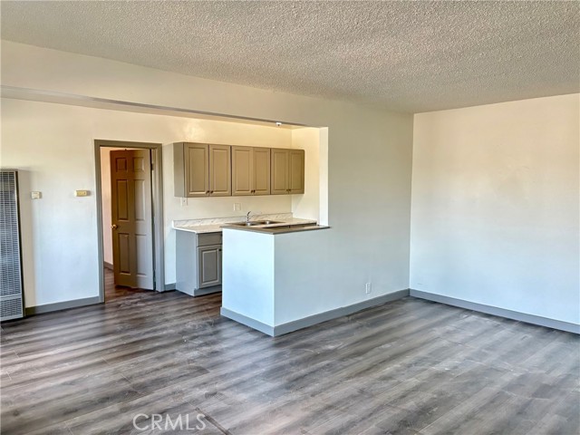Detail Gallery Image 4 of 8 For 8641 Cerritos #F,  Stanton,  CA 90680 - 1 Beds | 1 Baths
