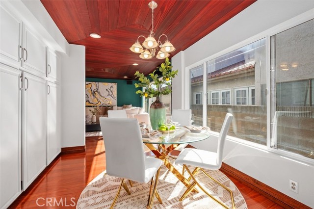 9 Aberdeen st, Irvine CA: https://media.crmls.org/medias/ea1f7e88-3b28-449a-9e63-98a650a4c9d0.jpg