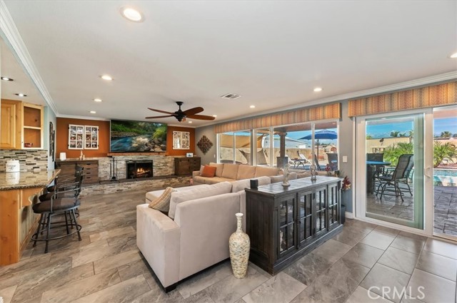 Detail Gallery Image 8 of 51 For 257 8th St, Norco,  CA 92860 - 3 Beds | 3 Baths