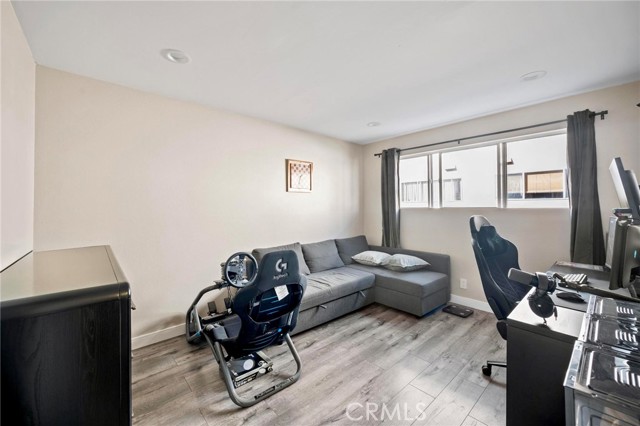 Detail Gallery Image 9 of 22 For 7924 Woodman Ave #78,  Panorama City,  CA 91402 - 2 Beds | 2 Baths