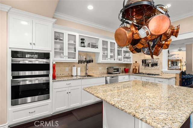 2176 Bidwell Avenue, Chico CA: https://media.crmls.org/medias/ea216191-7523-4124-ab8a-2ac1b2d75e95.jpg