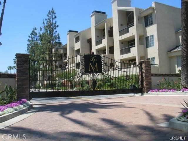 5520 Owensmouth Avenue #313