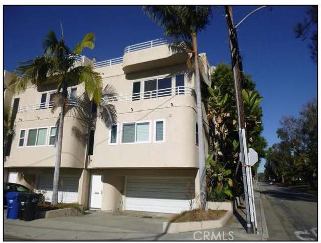 579 11th Street, Hermosa Beach, California 90254, 3 Bedrooms Bedrooms, ,3 BathroomsBathrooms,Residential,Sold,11th,SB16031230