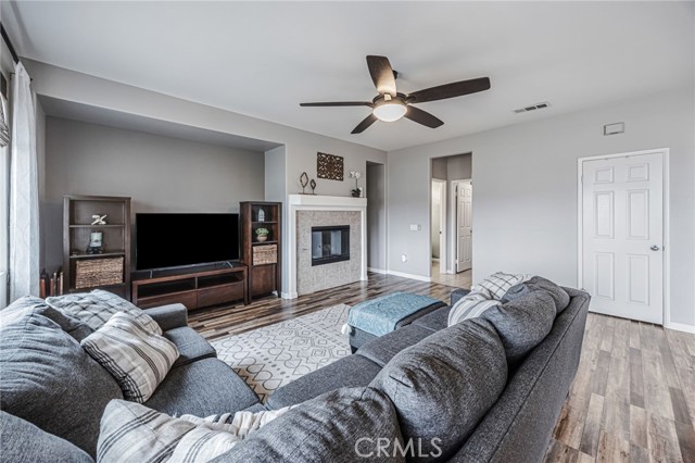 Image 9 of 47 For 28169 Arborglenn Drive