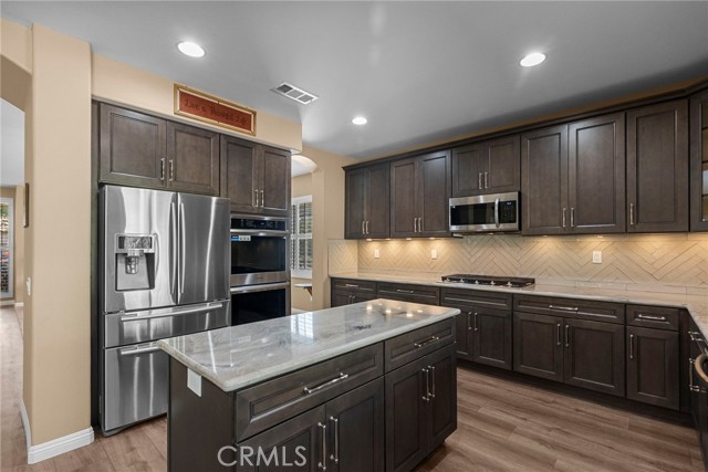 30444 Hidden Valley Court, Castaic CA: https://media.crmls.org/medias/ea242e98-fab1-435c-8ada-80d327c1d026.jpg