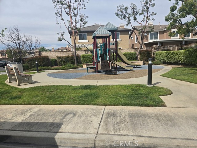 Detail Gallery Image 9 of 10 For 151 Carrotwood Ln Ln, Pomona,  CA 91767 - 4 Beds | 3 Baths