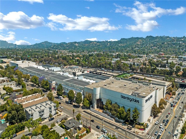 4854 Ranchito Avenue, Sherman Oaks CA: https://media.crmls.org/medias/ea24487c-5d55-4520-bca8-bb2cdbec87a4.jpg