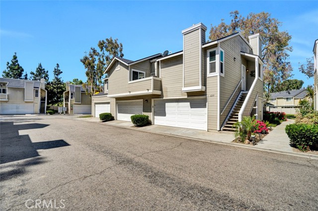 Detail Gallery Image 2 of 32 For 6223 Newhaven Ct #122, Yorba Linda,  CA 92887 - 2 Beds | 2 Baths
