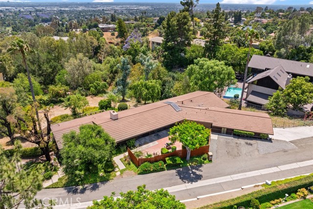 1815 Ladera Vista Place, Fullerton CA: https://media.crmls.org/medias/ea2558c1-a810-4067-8565-3b673017a1d0.jpg