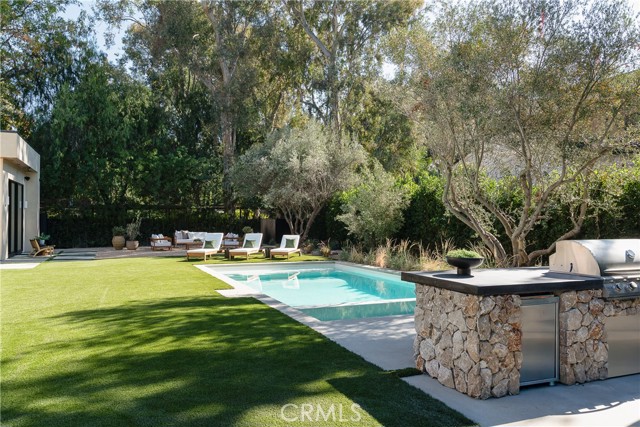 Detail Gallery Image 10 of 36 For 23340 Collins, Woodland Hills,  CA 91367 - 4 Beds | 4/1 Baths