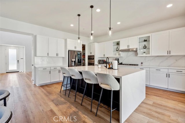 Detail Gallery Image 5 of 14 For 17715 Hillside, Saugus,  CA 91350 - 4 Beds | 4 Baths