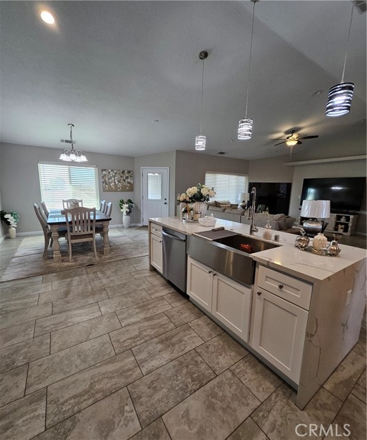 18010 Seaforth Street, Hesperia CA: https://media.crmls.org/medias/ea25e1d3-2b35-455a-86d4-b4fca786397c.jpg