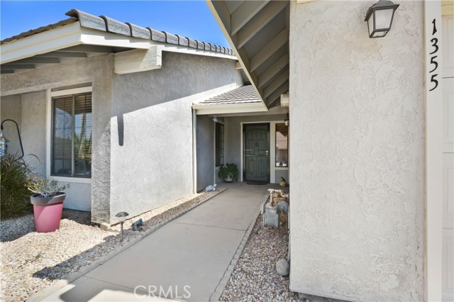 1355 Freedom Way, San Jacinto CA: https://media.crmls.org/medias/ea25f2aa-0a25-4401-8348-096ca94b38d9.jpg