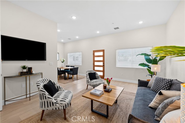 16360 Parthenia photo 22