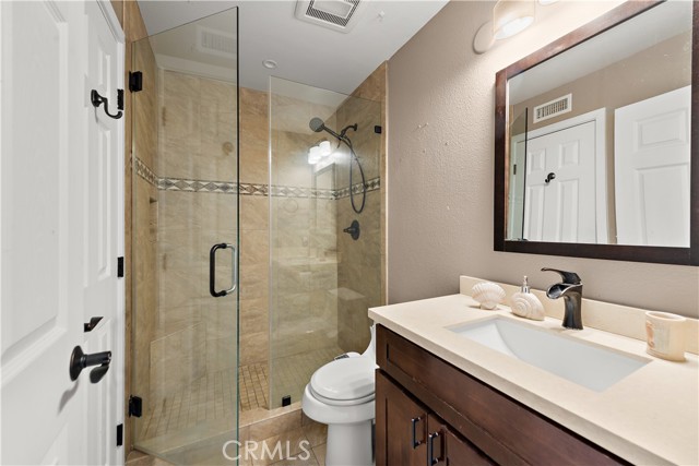 Detail Gallery Image 13 of 28 For 12750 Centralia St #215,  Lakewood,  CA 90715 - 2 Beds | 1 Baths
