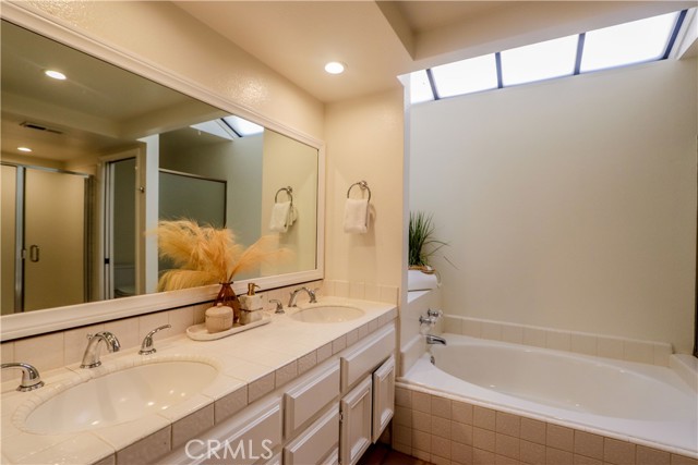 Detail Gallery Image 15 of 33 For 326 La Jolla St, Long Beach,  CA 90803 - 3 Beds | 2/1 Baths