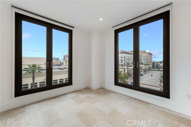 345 E Colorado Boulevard, Pasadena CA: https://media.crmls.org/medias/ea274153-d5b3-4295-b1c0-4c629d13ae3c.jpg