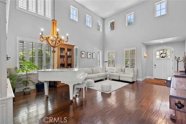 25554 Housman Place, Stevenson Ranch CA: https://media.crmls.org/medias/ea27a026-7137-4295-bfec-6953add5bed4.jpg
