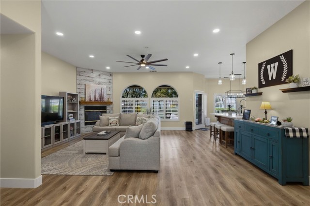 Detail Gallery Image 13 of 70 For 4401 Palisades, Bakersfield,  CA 93308 - 4 Beds | 3 Baths