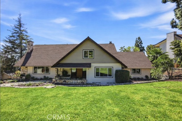 Detail Gallery Image 3 of 68 For 2435 Sierra, Upland,  CA 91784 - 5 Beds | 2/1 Baths