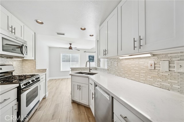 Detail Gallery Image 14 of 47 For 27446 Jasmine Ave, Mission Viejo,  CA 92692 - 3 Beds | 2/1 Baths