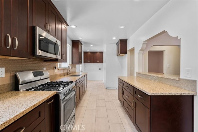 3271 N I Street, San Bernardino CA: https://media.crmls.org/medias/ea29203c-4a1f-4056-881a-7120dbe77599.jpg