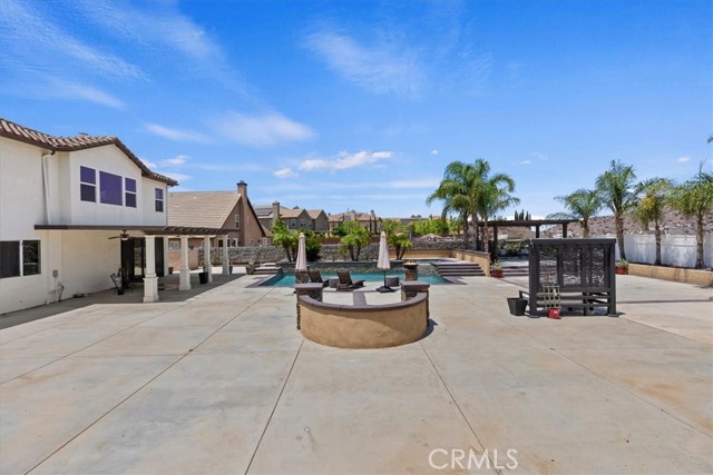 239 Cross Rail Lane, Norco CA: https://media.crmls.org/medias/ea299604-7da4-4894-85ce-4b9af6c3fdbf.jpg