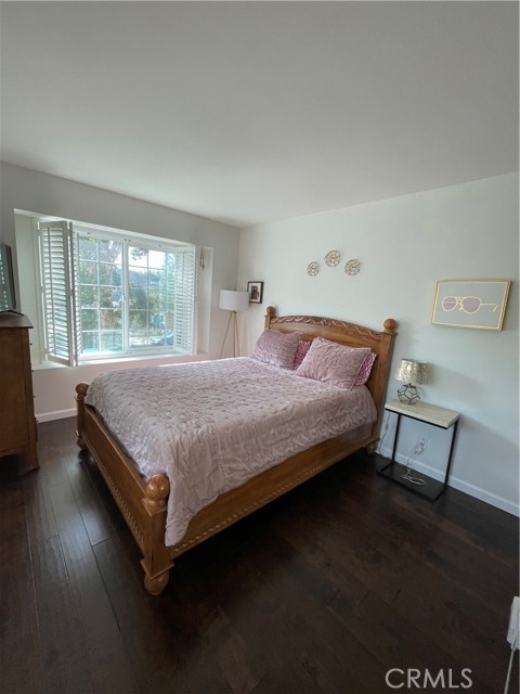 Detail Gallery Image 13 of 17 For 5404 Quakertown Ave #1,  Woodland Hills,  CA 91364 - 3 Beds | 2/1 Baths