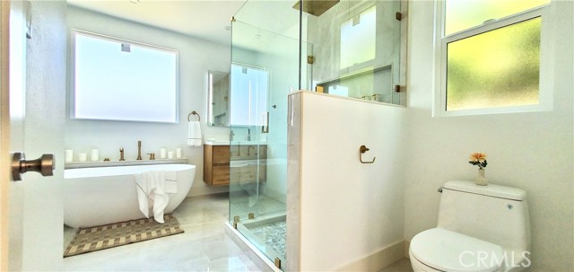 Detail Gallery Image 18 of 33 For 1827 S Burnside Ave, Los Angeles,  CA 90019 - 3 Beds | 2 Baths