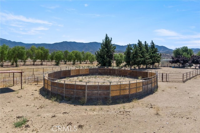 4333 Highway 33, New Cuyama CA: https://media.crmls.org/medias/ea2bfa35-82c5-45e1-a663-6941a9363cde.jpg