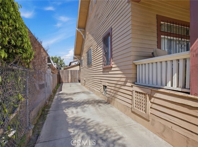 Detail Gallery Image 6 of 30 For 123 E 65th St, Los Angeles,  CA 90003 - 3 Beds | 2 Baths