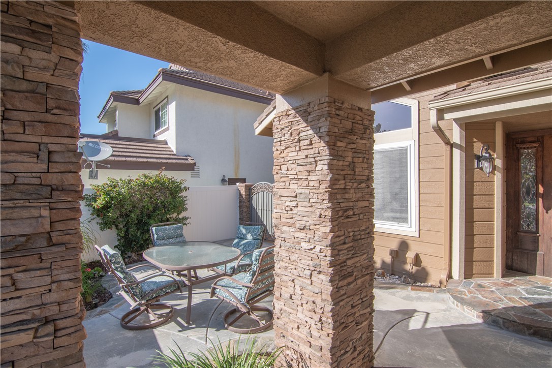 Detail Gallery Image 11 of 52 For 2251 Whiteoak Ln, Corona,  CA 92882 - 4 Beds | 3 Baths