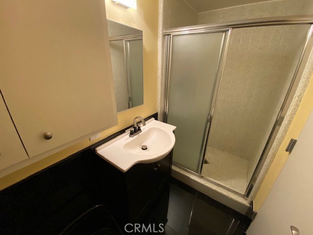 Detail Gallery Image 29 of 34 For 1333 S Beverly Glen Bld #402,  Los Angeles,  CA 90024 - 5 Beds | 5/1 Baths