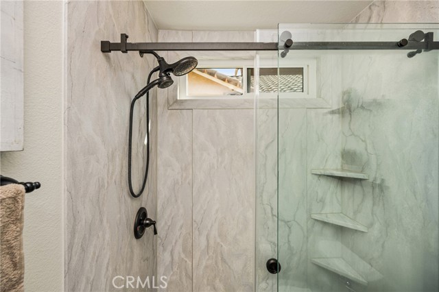 29 Calabria, Lake Forest CA: https://media.crmls.org/medias/ea2fc2eb-d232-4eac-82e0-0fffa48bd7e9.jpg