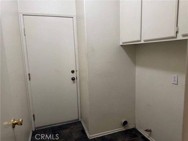 Detail Gallery Image 5 of 13 For 15165 Beartree St, Fontana,  CA 92336 - 3 Beds | 2 Baths